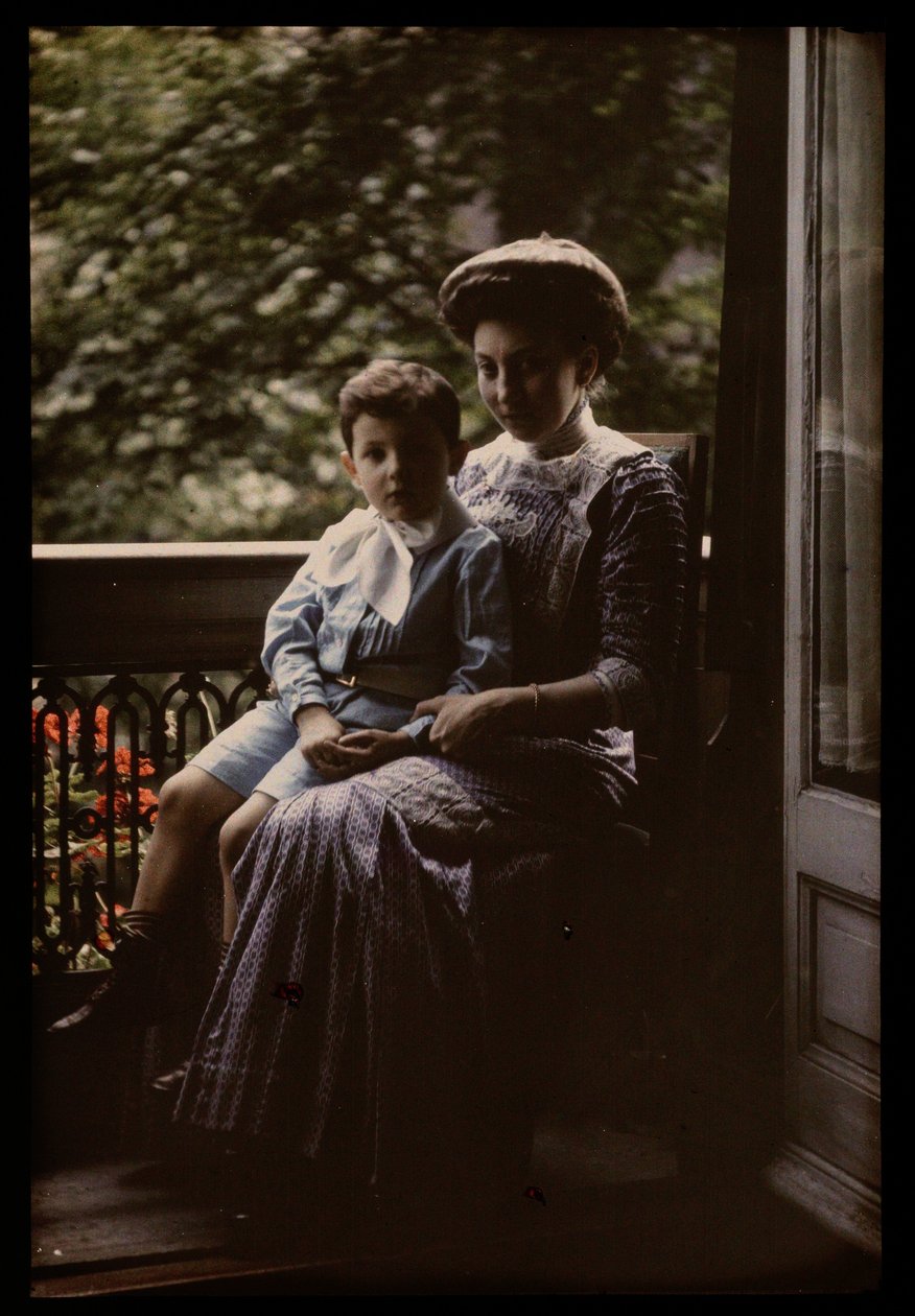 Donna con bambino in grembo da Johannes Hendrikus Antonius Maria Lutz