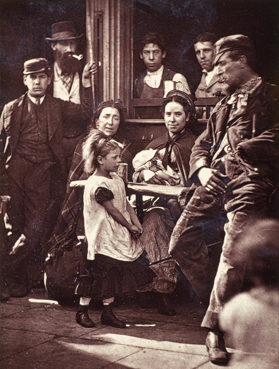 Hookey Alf di Whitechapel da John Thomson