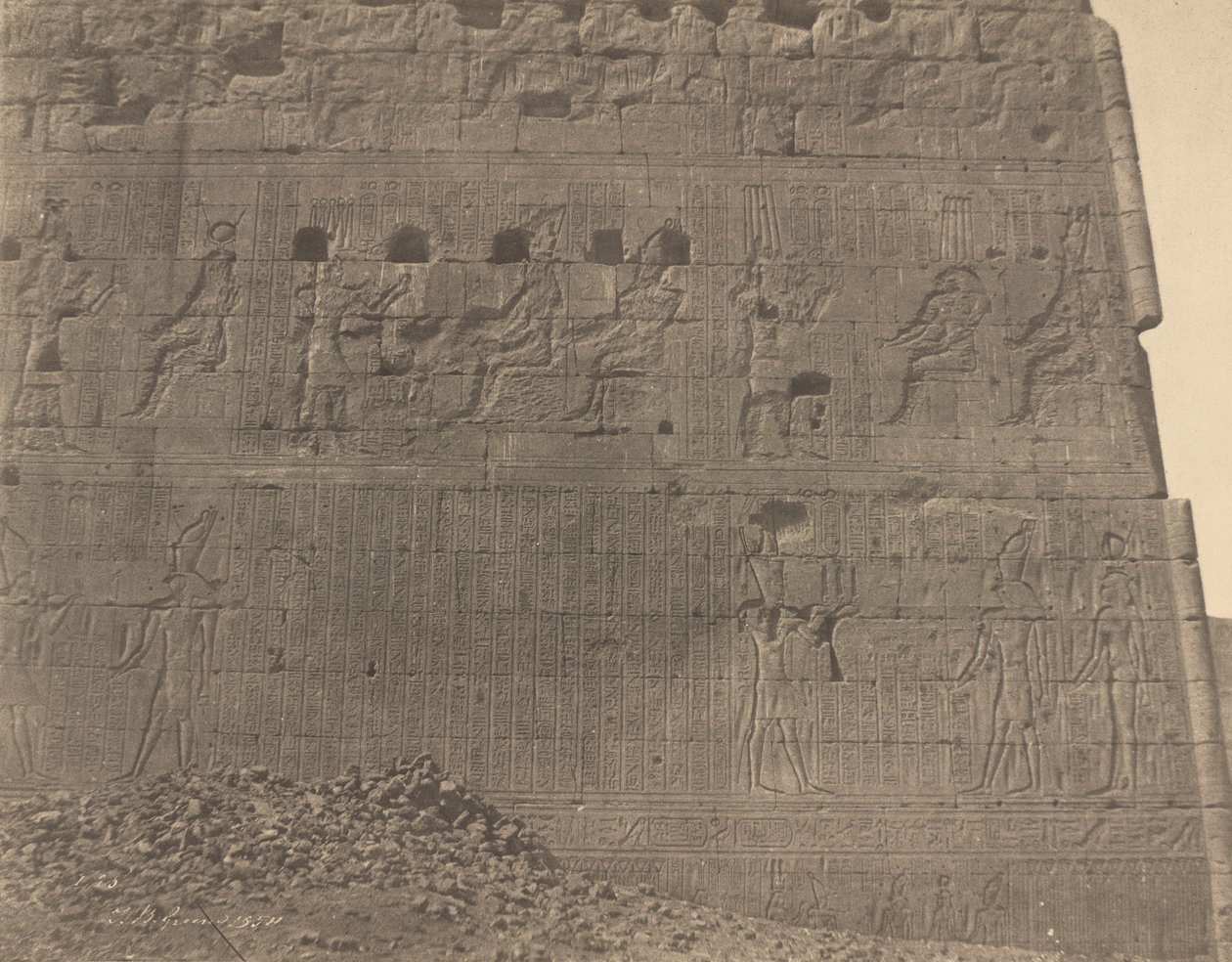 Edfu-Sculture e Iscrizioni sul Lato Orientale da John Beasley Greene