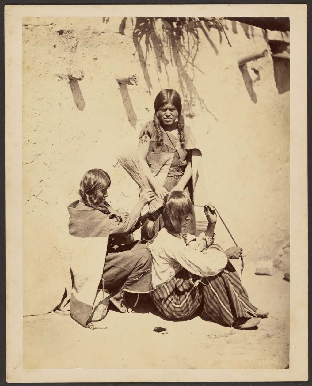 Parrucchiere Moki da John K. Hillers