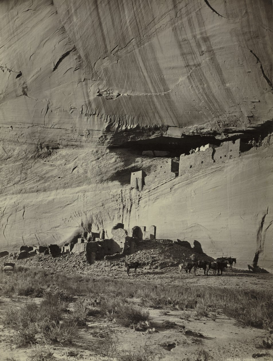 Rovine di abitazioni rupestri, Cañon de Chelly, Arizona da John K. Hillers