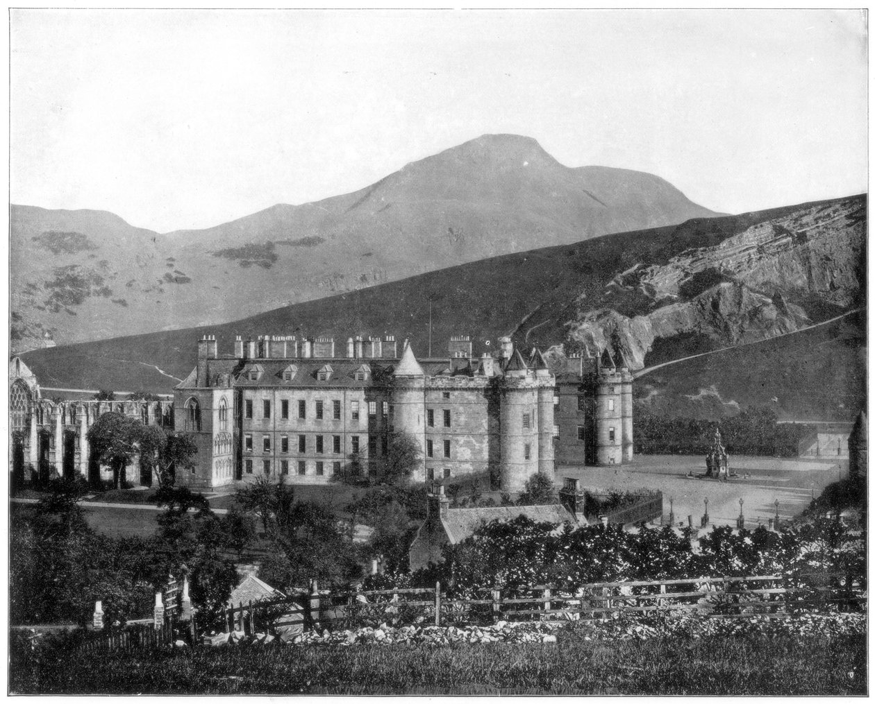 Palazzo di Holyrood, Edimburgo, Scozia, fine XIX secolo da John L. Stoddard