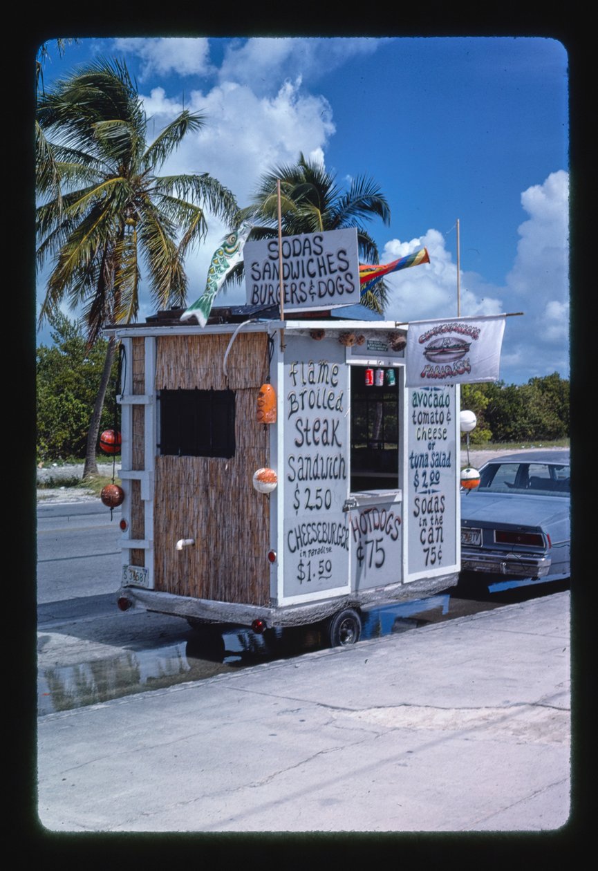 Auto per il cibo sulla spiaggia, Key West, Florida, USA da John Margolies