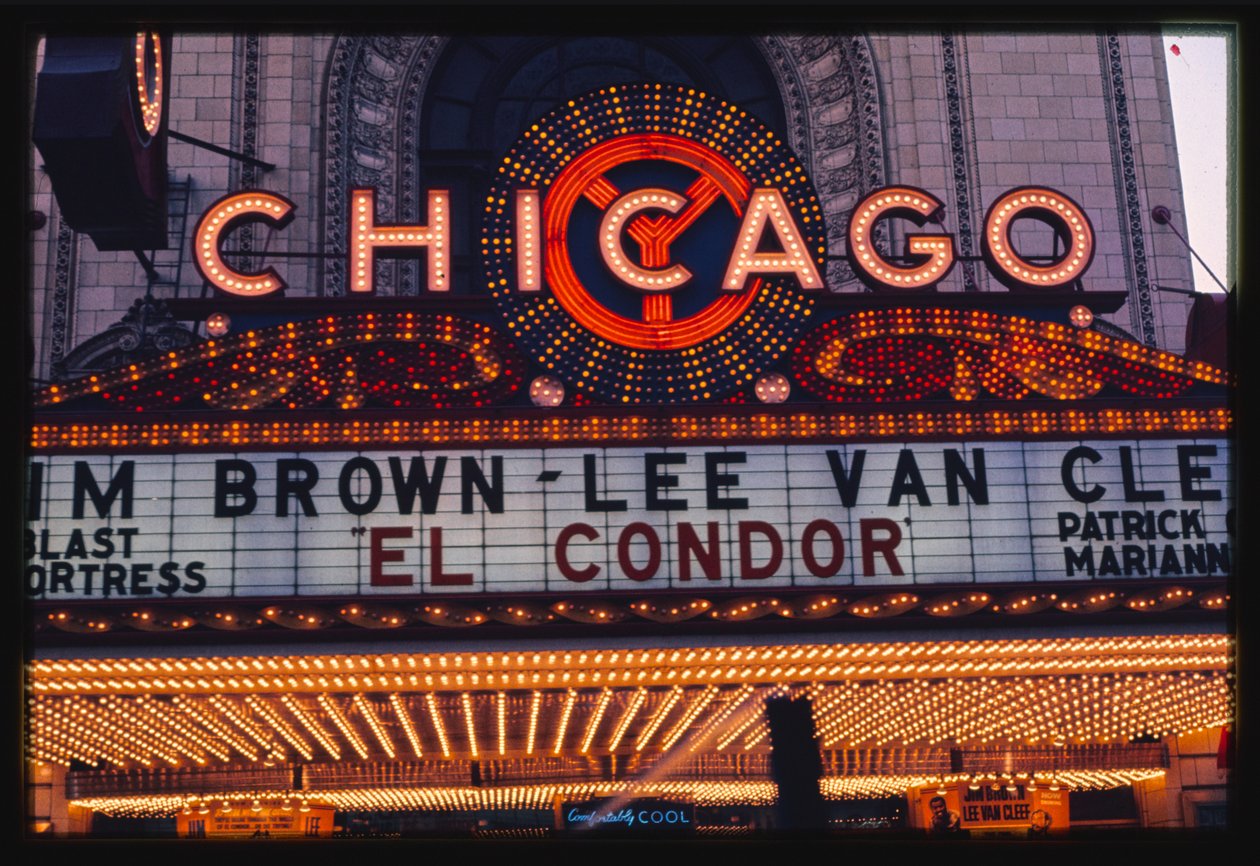 Tendone al neon del Chicago Theater, Chicago, Illinois, USA da John Margolies