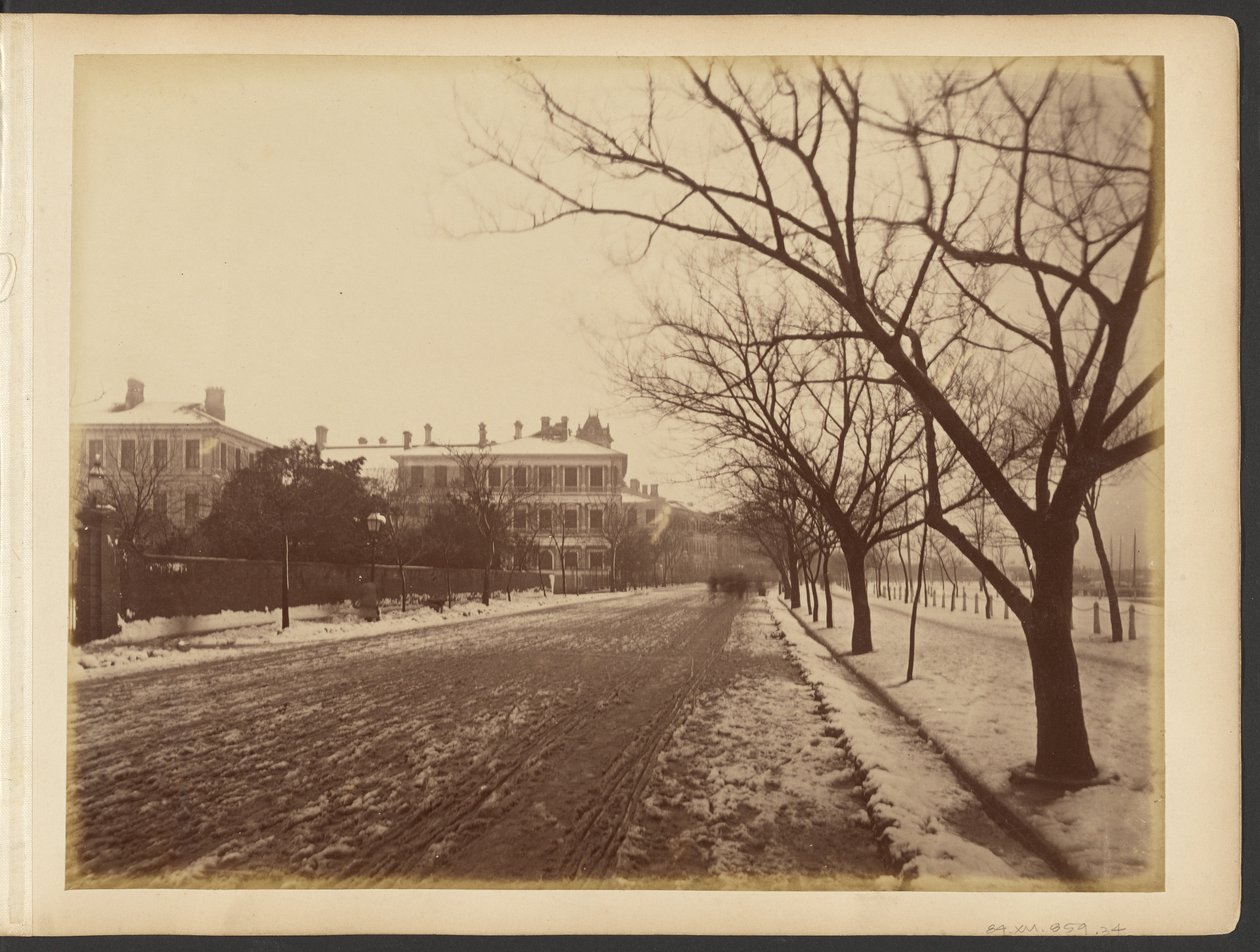 [Strada innevata] da John Thomson