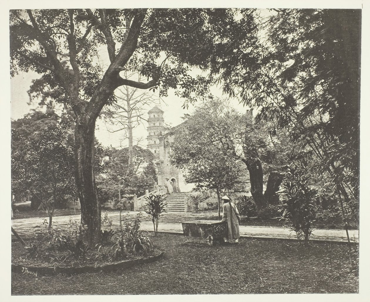 Il Yamun consolare britannico, Canton, c. 1868 da John Thomson