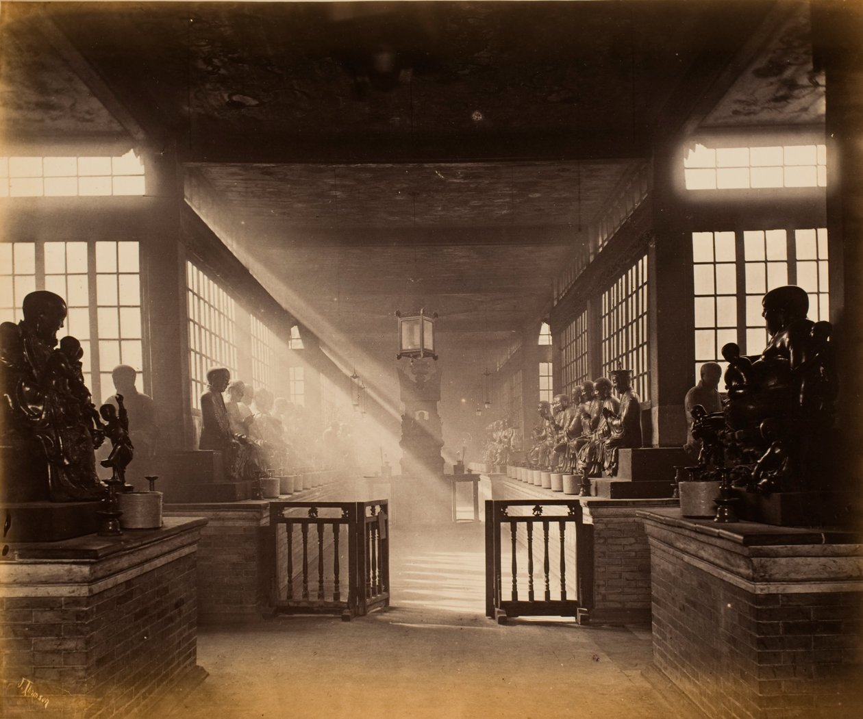 Wah Lum Chu, Canton (oggi: Tempio Hualin 华林寺) da John Thomson