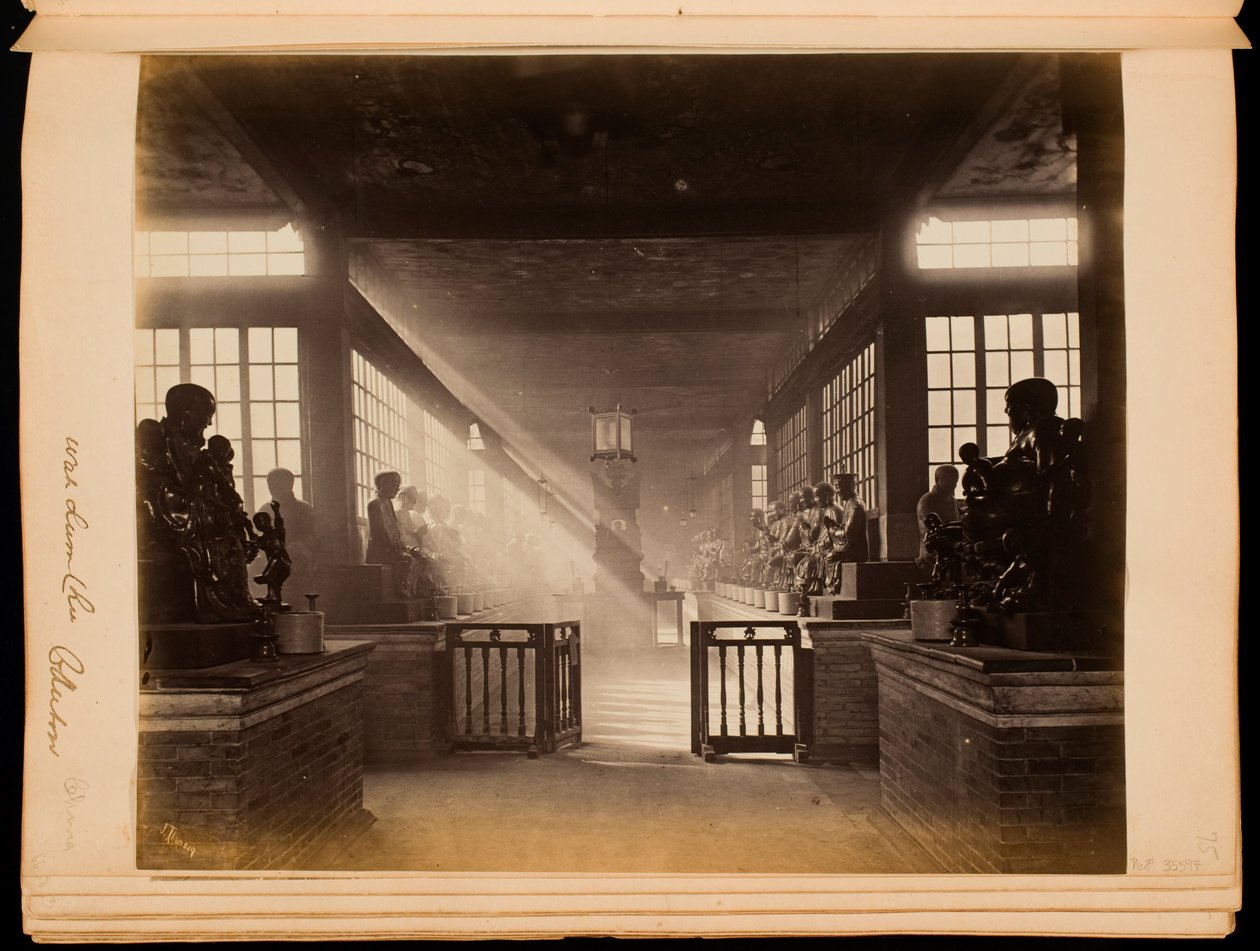 Wah Lum Chu, Canton (oggi: Tempio Hualin) da John Thomson