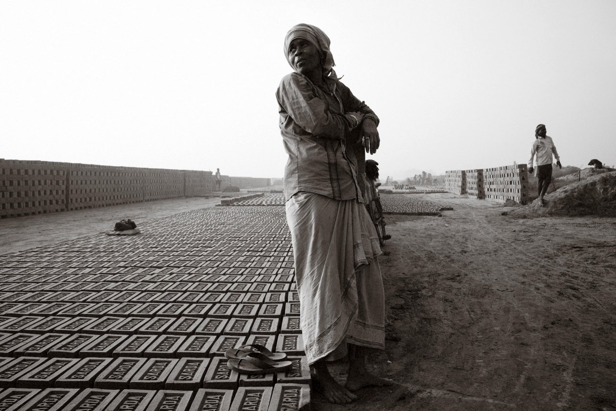 Fabbriche di mattoni a Kolkata, India, 2016 (foto) da Jon Nicholson