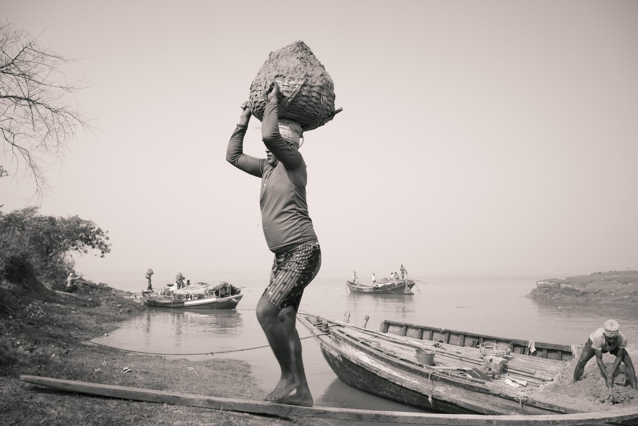 Fabbriche di mattoni a Kolkata, India, 2017 (foto) da Jon Nicholson