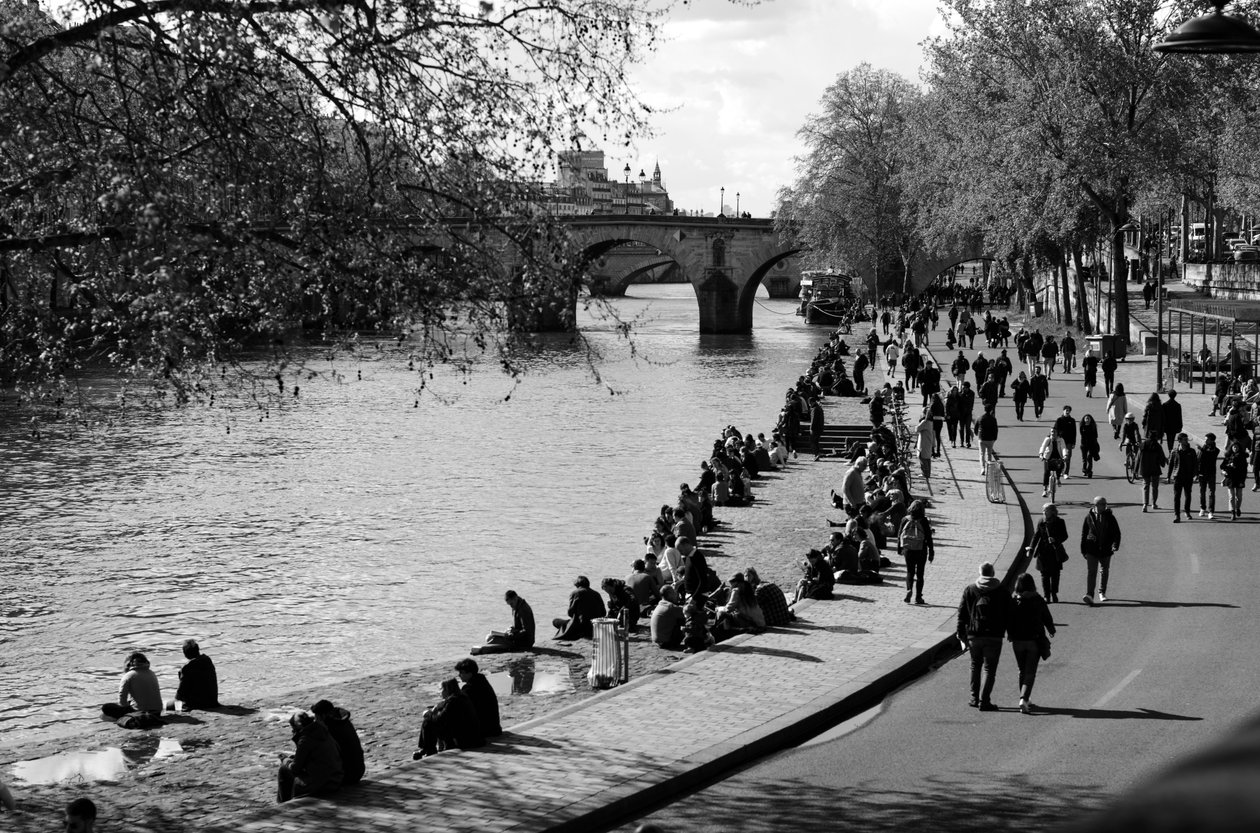 Parigi in primavera, 2022 (foto) da Jon Nicholson