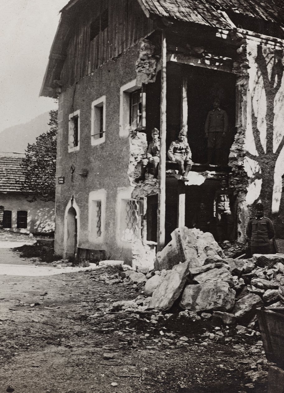 Album "Meine weltkriegs - Erinnerungen South-West Front (Carinzia, Italia, Trentino-Alto Adige) 31/03/1915-12/11/1918 - Josef Zohles Wien": macerie a Valbruna da Josef Zohles