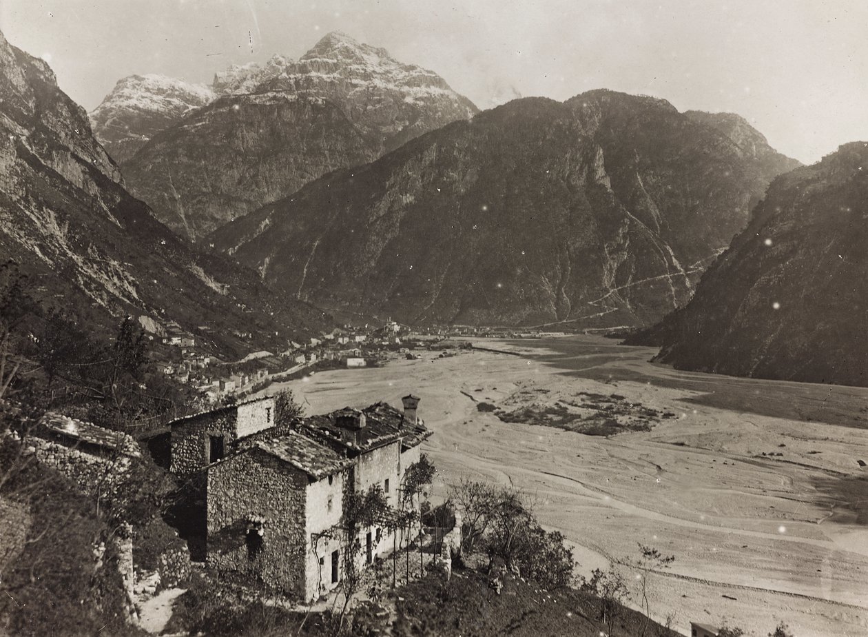 Album "Meine weltkriegs - Erinnerungen South-West Front (Carinzia, Italia, Trentino-Alto Adige) 31/03/1915-12/11/1918 - Josef Zohles Wien": vista di Chiusaforte da Josef Zohles