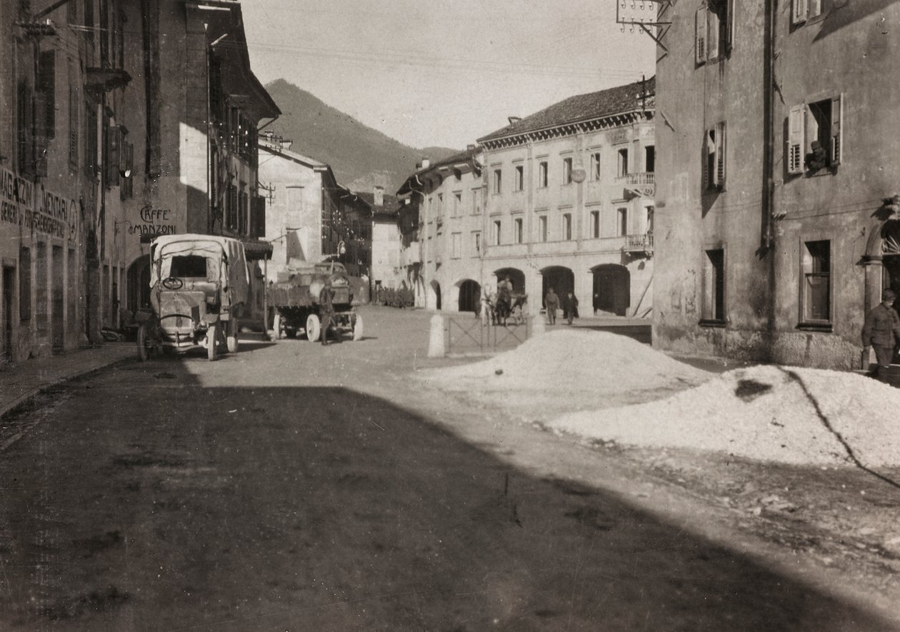 Album "Meine weltkriegs - Erinnerungen South-West Front (Carinzia, Italia, Trentino-Alto Adige) 31/03/1915-12/11/1918 - Josef Zohles Wien": piazza Tolmezzo da Josef Zohles