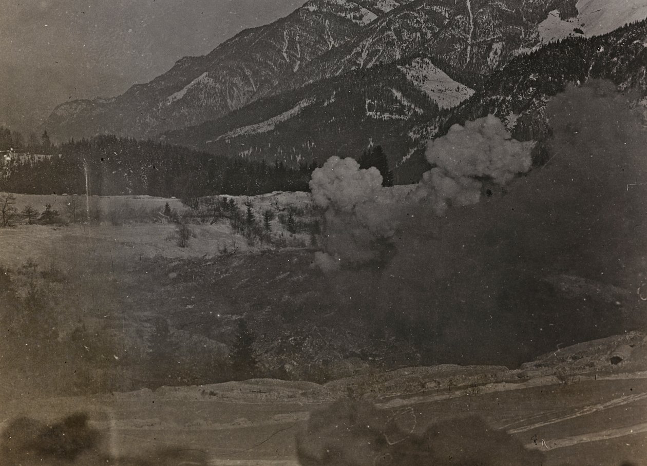 Album "Meine weltkriegs - Erinnerungen South-West Front (Carinzia, Italia, Trentino-Alto Adige) 31/03/1915-12/11/1918 - Josef Zohles Wien": bombardamenti da Josef Zohles