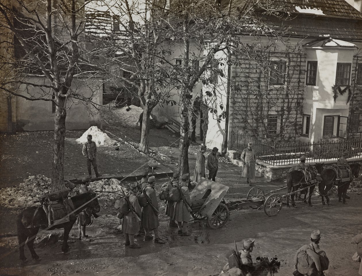 Album "Meine weltkriegs - Erinnerungen South-West Front (Carinzia, Italia, Trentino-Alto Adige) 31/03/1915-12/11/1918 - Josef Zohles Wien": artiglieri a Tarvisio da Josef Zohles