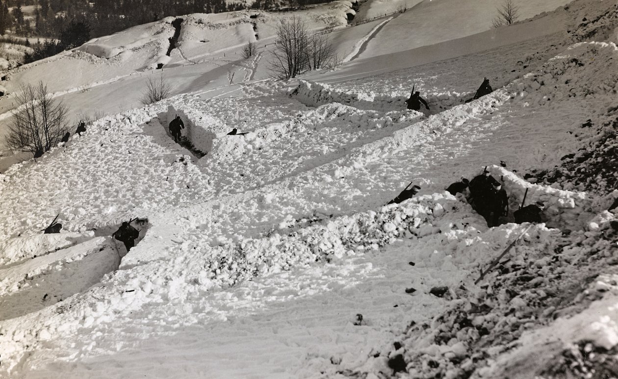 Album "Meine weltkriegs - Erinnerungen South-West Front (Carinzia, Italia, Trentino-Alto Adige) 31/03/1915-12/11/1918 - Josef Zohles Wien": trincee nella neve da Josef Zohles