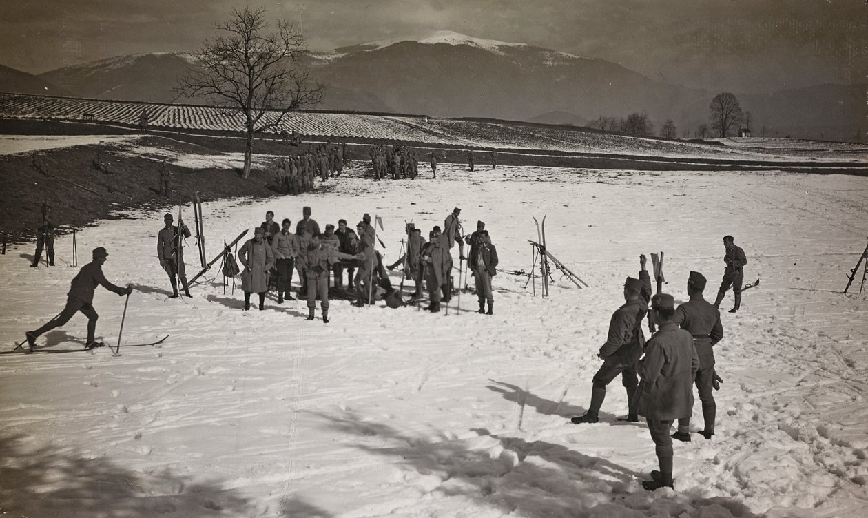 Album "Meine weltkriegs - Erinnerungen South-West Front (Carinzia, Italia, Trentino-Alto Adige) 31/03/1915-12/11/1918 - Josef Zohles Wien": soldati sugli sci da Josef Zohles