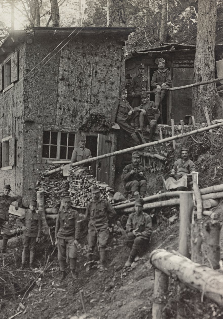 Album "Meine weltkriegs - Erinnerungen South-West Front (Carinzia, Italia, Trentino-Alto Adige) 31/03/1915-12/11/1918 - Josef Zohles Wien": campo militare (foto b/n) da Josef Zohles
