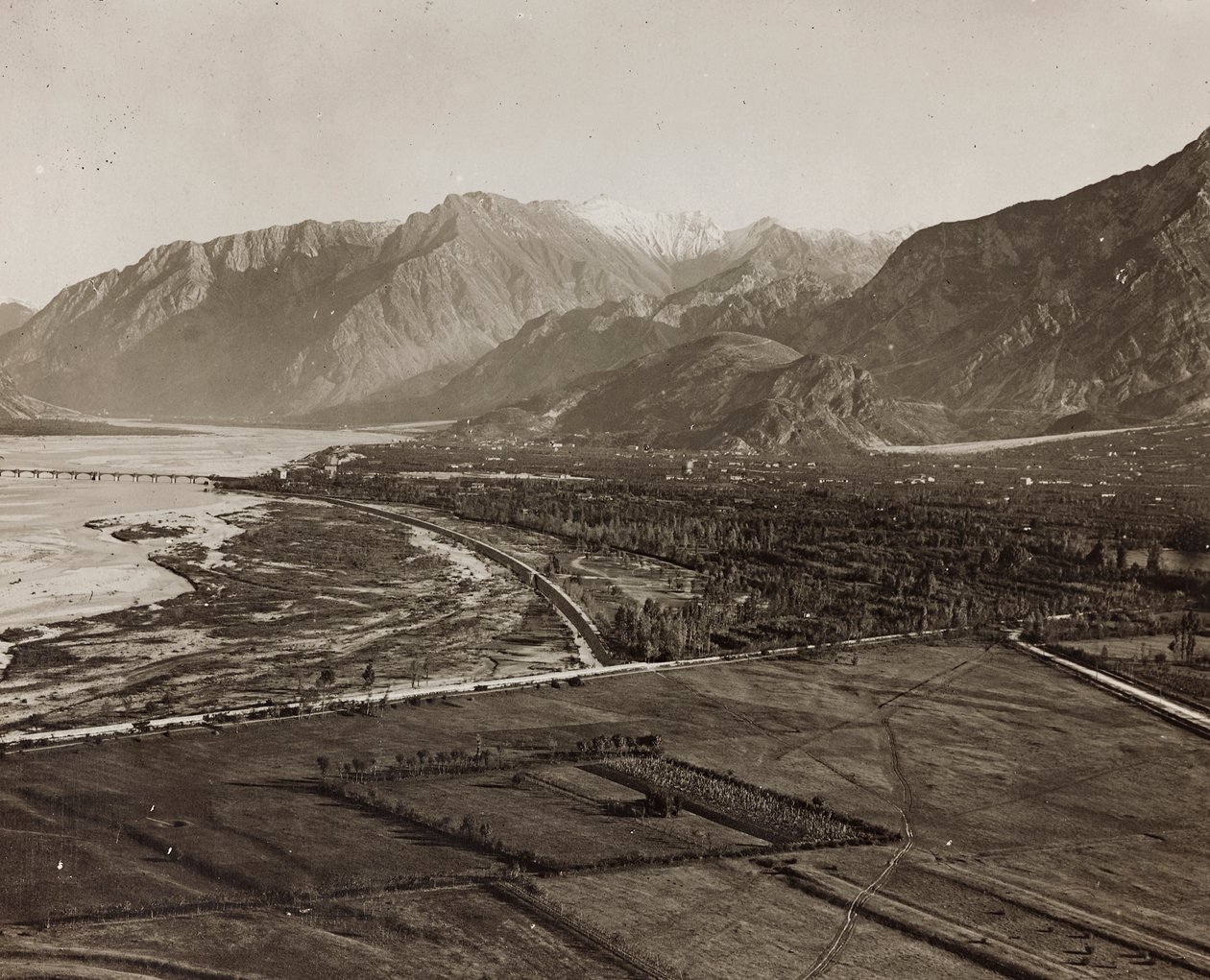 Album "Meine weltkriegs - Erinnerungen South-West Front (Carinzia, Italia, Trentino-Alto Adige) 31/03/1915-12/11/1918 - Josef Zohles Wien": il Tagliamento (foto b/n) da Josef Zohles
