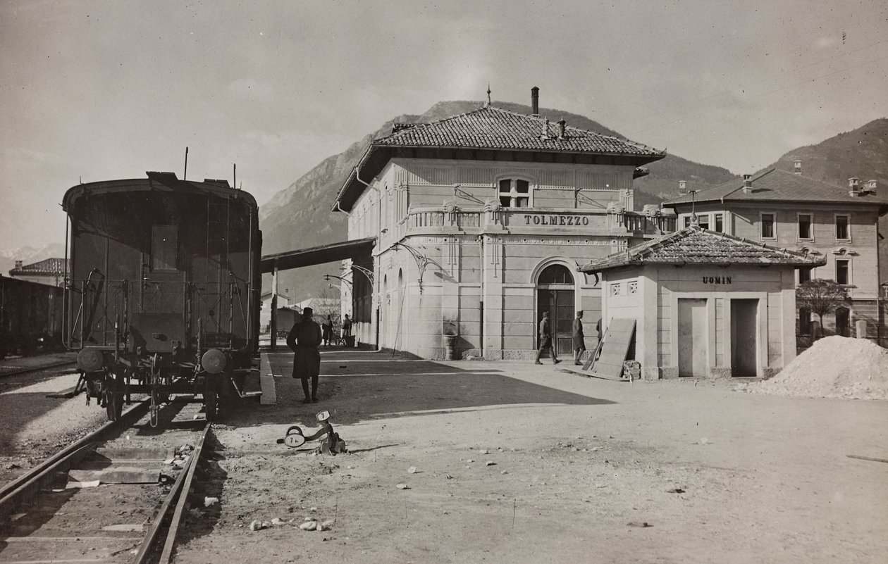 Album "Meine weltkriegs - Erinnerungen South-West Front (Carinzia, Italia, Trentino-Alto Adige) 31/03/1915-12/11/1918 - Josef Zohles Wien": stazione di Tolmezzo (foto b/n) da Josef Zohles