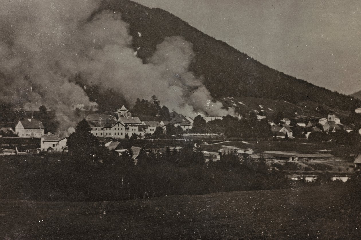 Album "Meine weltkriegs - Erinnerungen South-West Front (Carinzia, Italia, Trentino-Alto Adige) 31/03/1915-12/11/1918 - Josef Zohles Wien": bombardamenti a Tarvisio da Josef Zohles