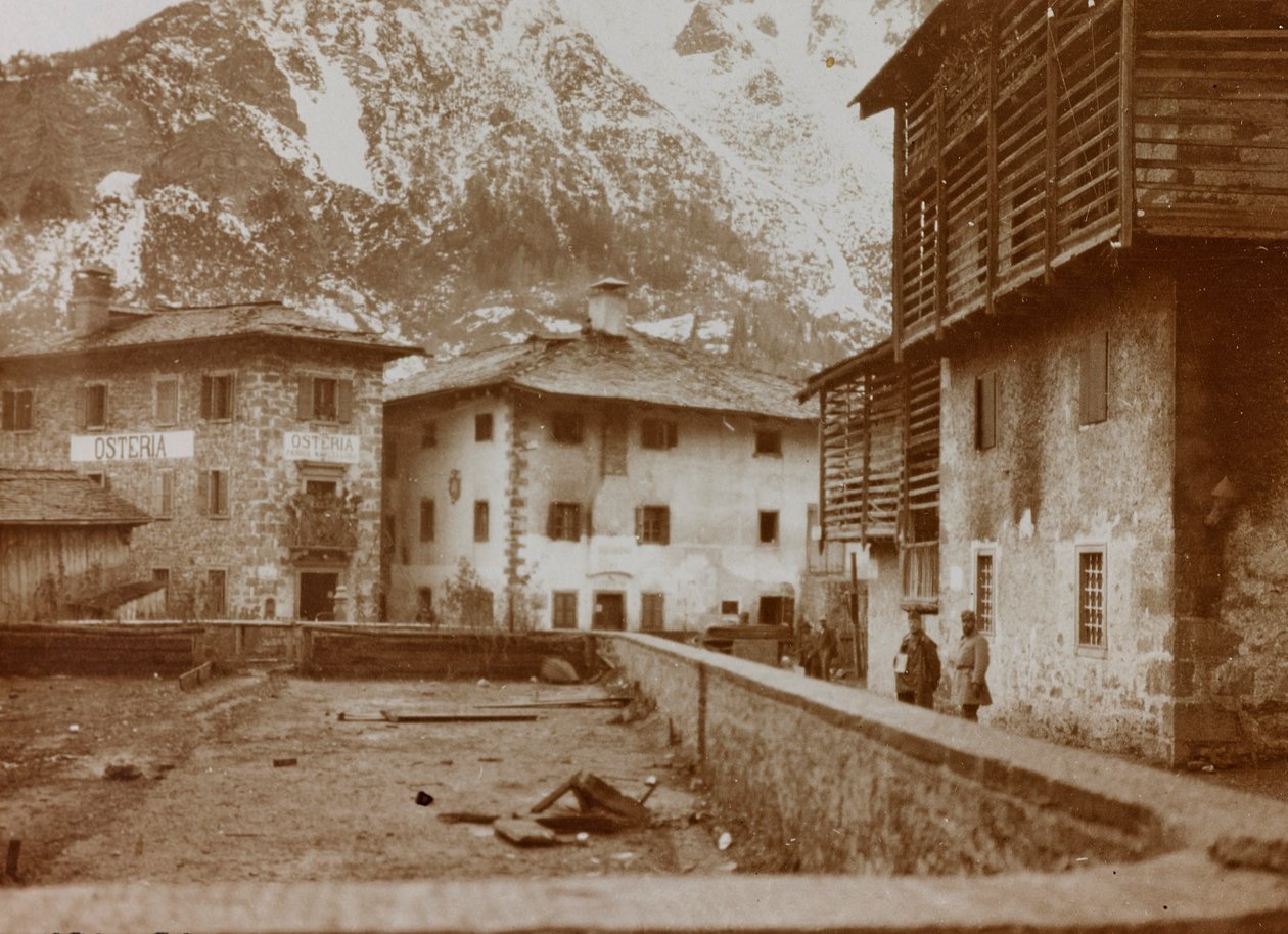 Album "Meine weltkriegs - Erinnerungen South-West Front (Carinzia, Italia, Trentino-Alto Adige) 31/03/1915-12/11/1918 - Josef Zohles Wien": vista di Chiusaforte da Josef Zohles