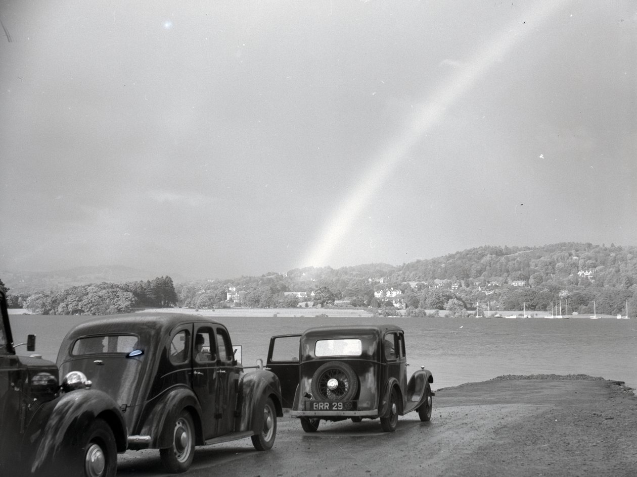 Auto parcheggiate a Loughrigg Tarn da Joseph Hardman