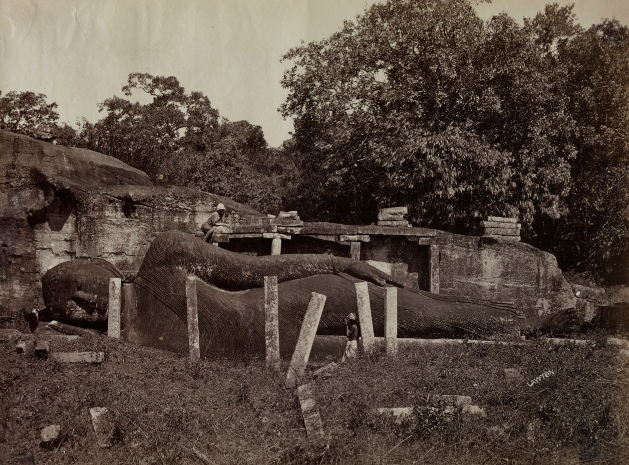 Il Paranirvana di Buddha, Gal Vihara, Polonnaruva, Ceylon, 1870-1871 da Joseph Lawton
