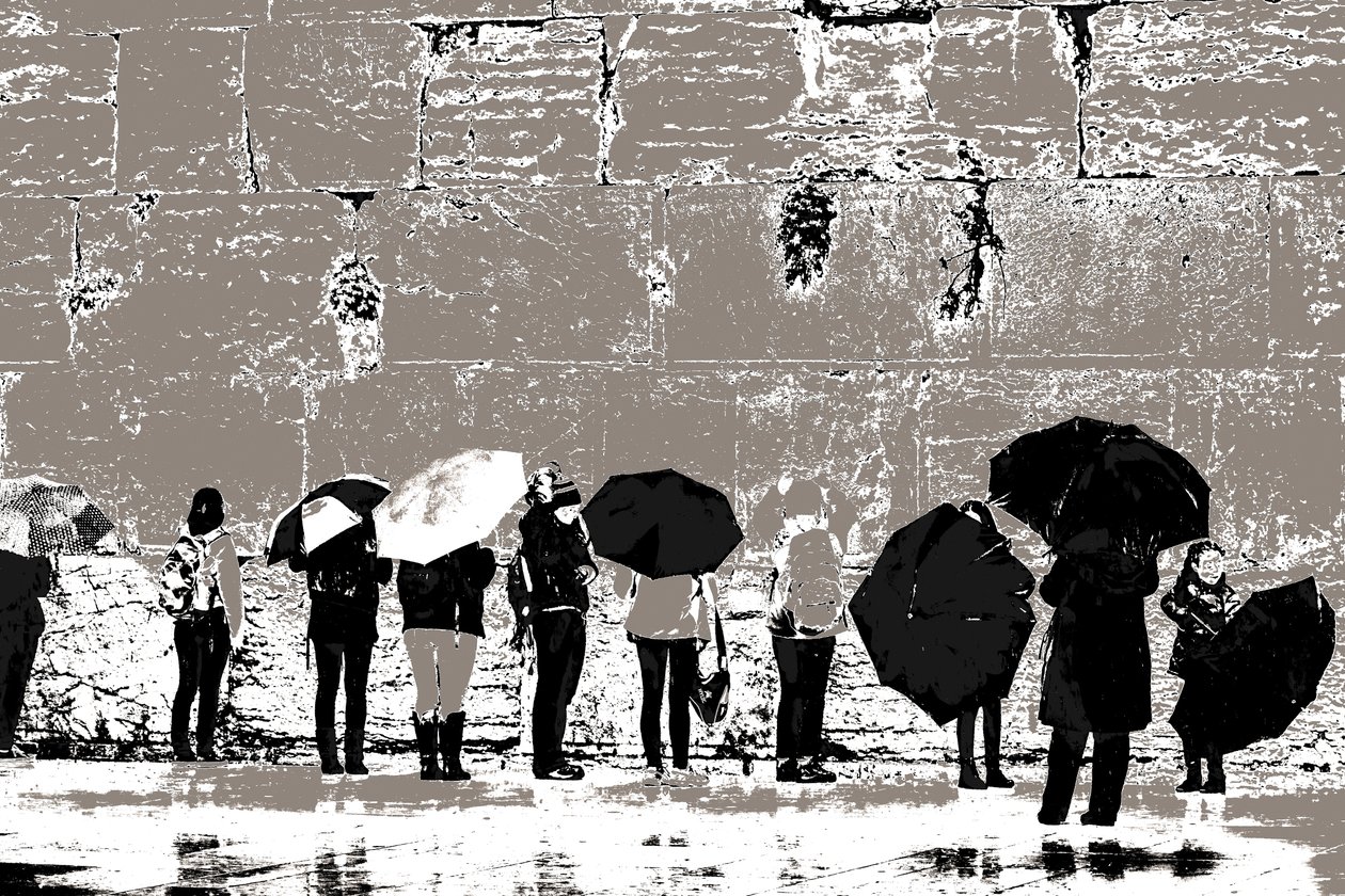 Il lato delle donne, dalla serie Tuesday at the Wailing Wall, 2016 (fotografia) da Joy Lions