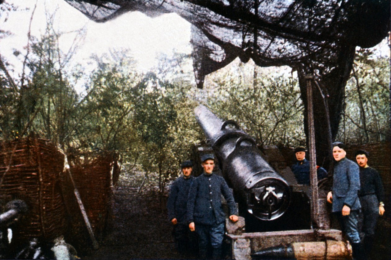 Un cannone della Marina francese durante la battaglia di Verdun, settembre 1916 da Jules Gervais Courtellemont