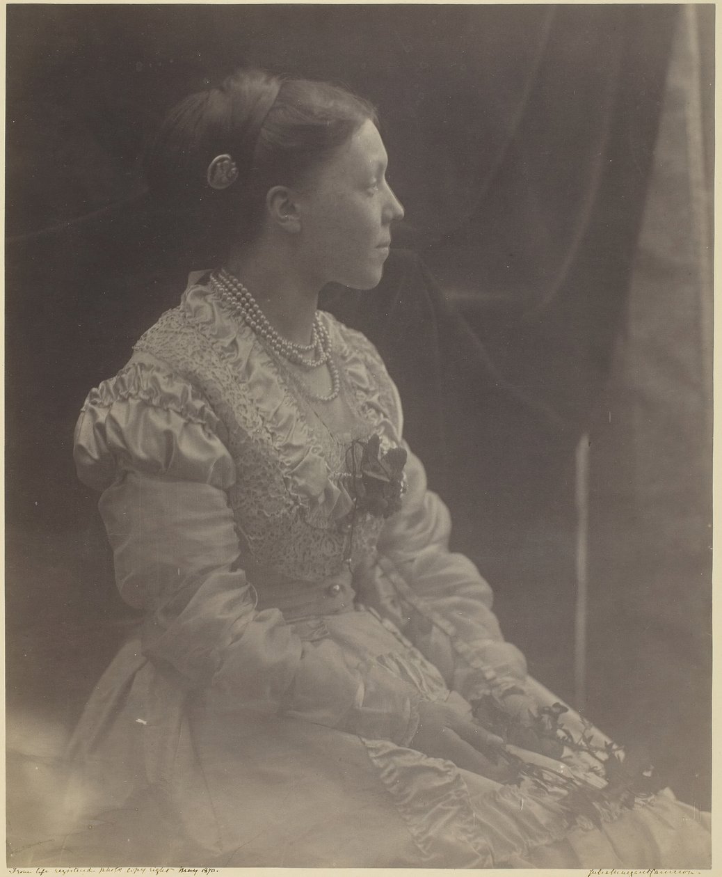 Anne Thackeray Ritchie, maggio 1870 da Julia Margaret Cameron