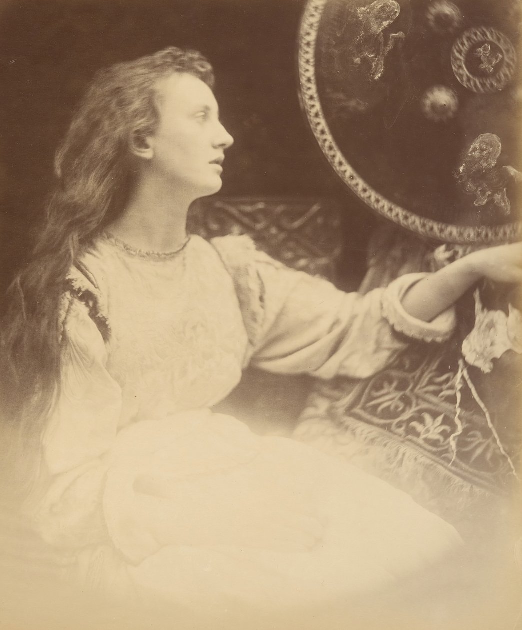 Elaine la fanciulla del giglio di Astolat, 1874 da Julia Margaret Cameron