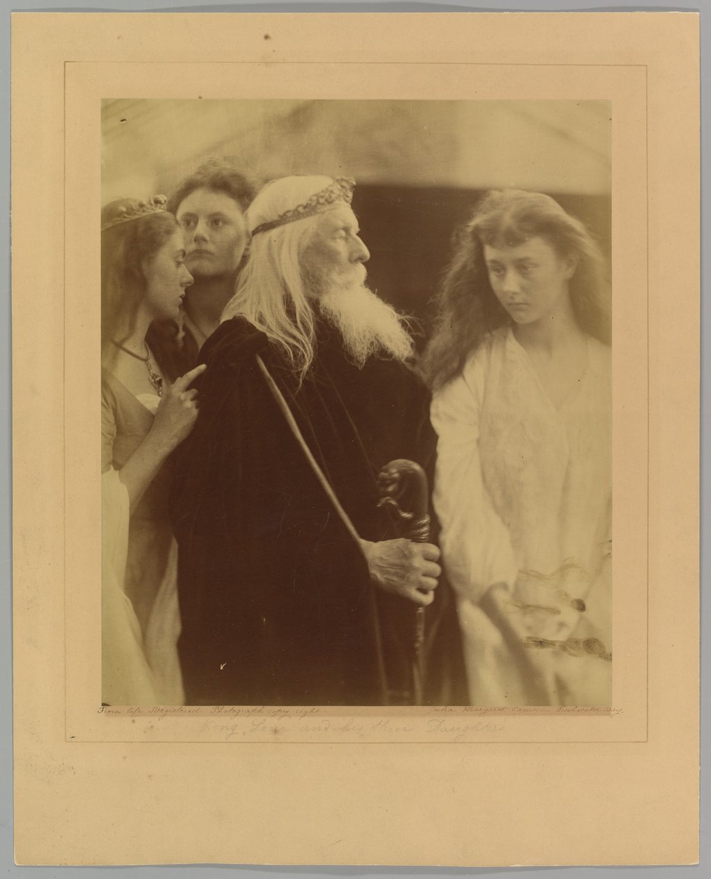 Re Lear che divide il suo regno tra le sue tre figlie da Julia Margaret Cameron