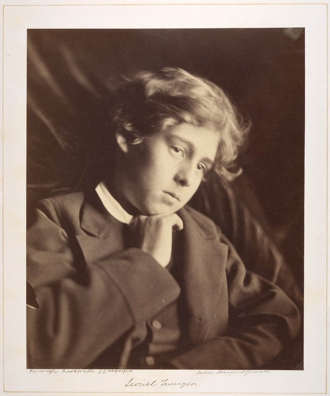 Lionel Tennyson, Freshwater da Julia Margaret Cameron