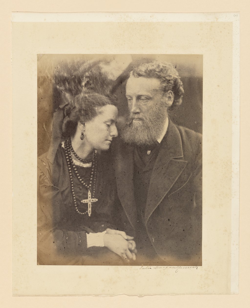 [Il tenente colonnello Robert James Loyd-Lindsay e Harriet Sarah Loyd-Lindsay] da Julia Margaret Cameron