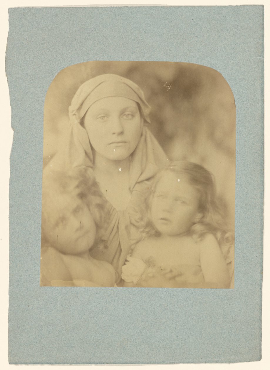 [Madonna con due bambini] da Julia Margaret Cameron