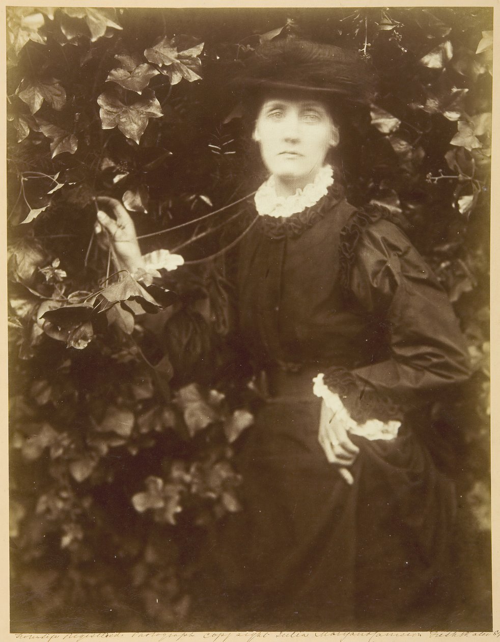 Mrs. Herbert Duckworth Cammina nella Bellezza da Julia Margaret Cameron
