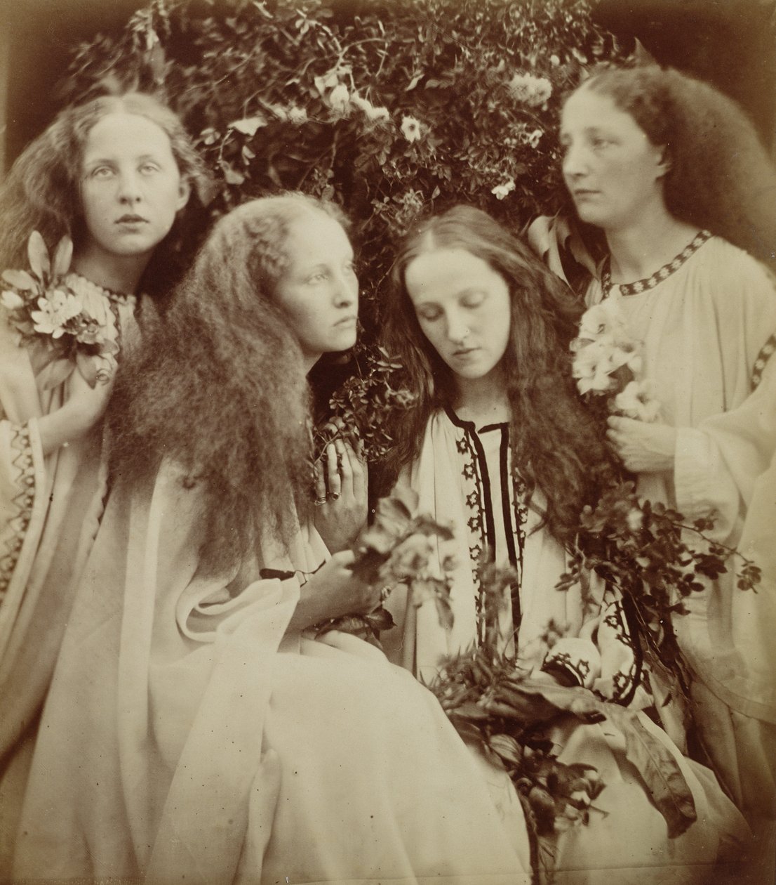 Il giardino delle rose delle ragazze da Julia Margaret Cameron