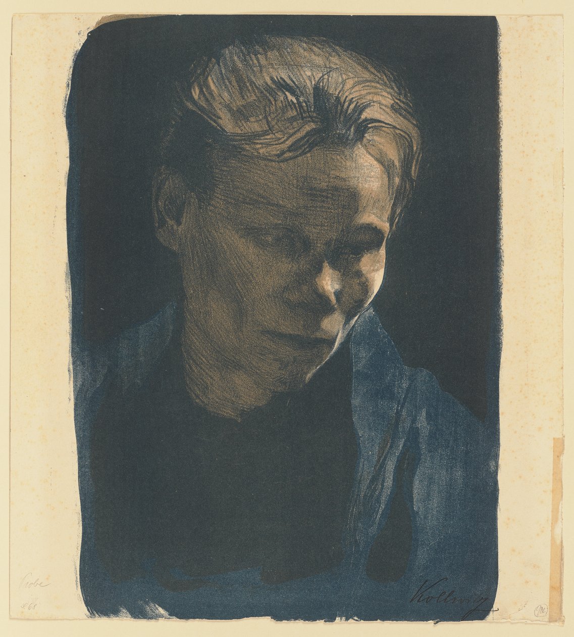 Ritratto a mezzo busto di una donna della classe operaia con uno scialle blu da Käthe Kollwitz