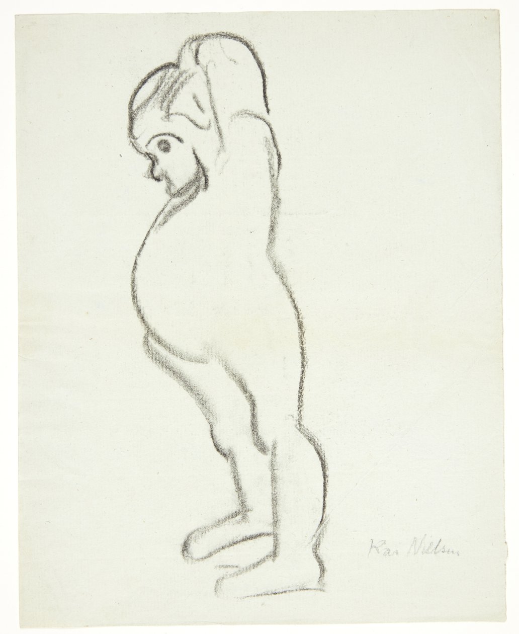 Bambino in piedi, che tira la chemise sopra la testa da Kai Nielsen