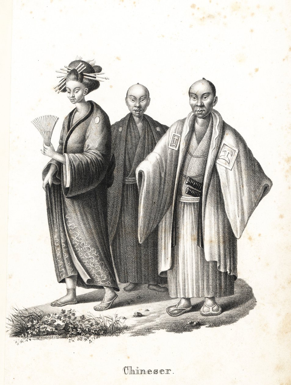 Oiran e samurai giapponesi. Cortigiana giapponese in kimono con ventaglio e ornamenti per capelli, e due samurai giapponesi con acconciatura chonmage che indossano montsuki sopra hakama con due spade (katana) nelle cinture. (Intitolato erroneamente Cinesi. da Karl Joseph Brodtmann