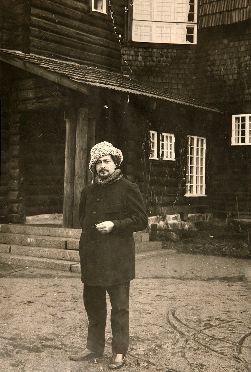 Scrittore russo Leonid Andreyev nella sua casa a Vammelsuu Serovo, inizio XX secolo da Karl Karlovich Bulla