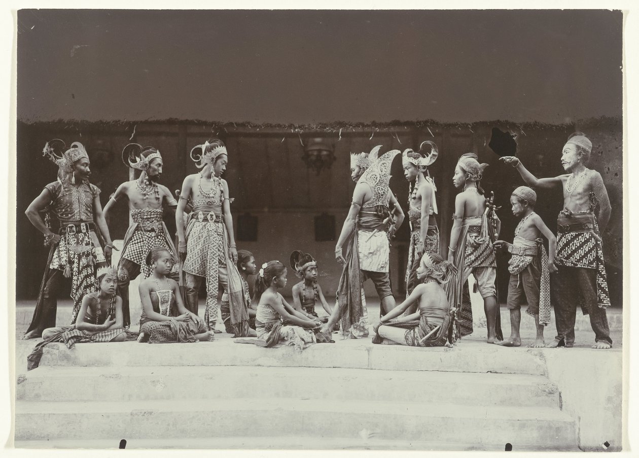 Spettacolo teatrale di giavanesi in costume da Kassian Cephas