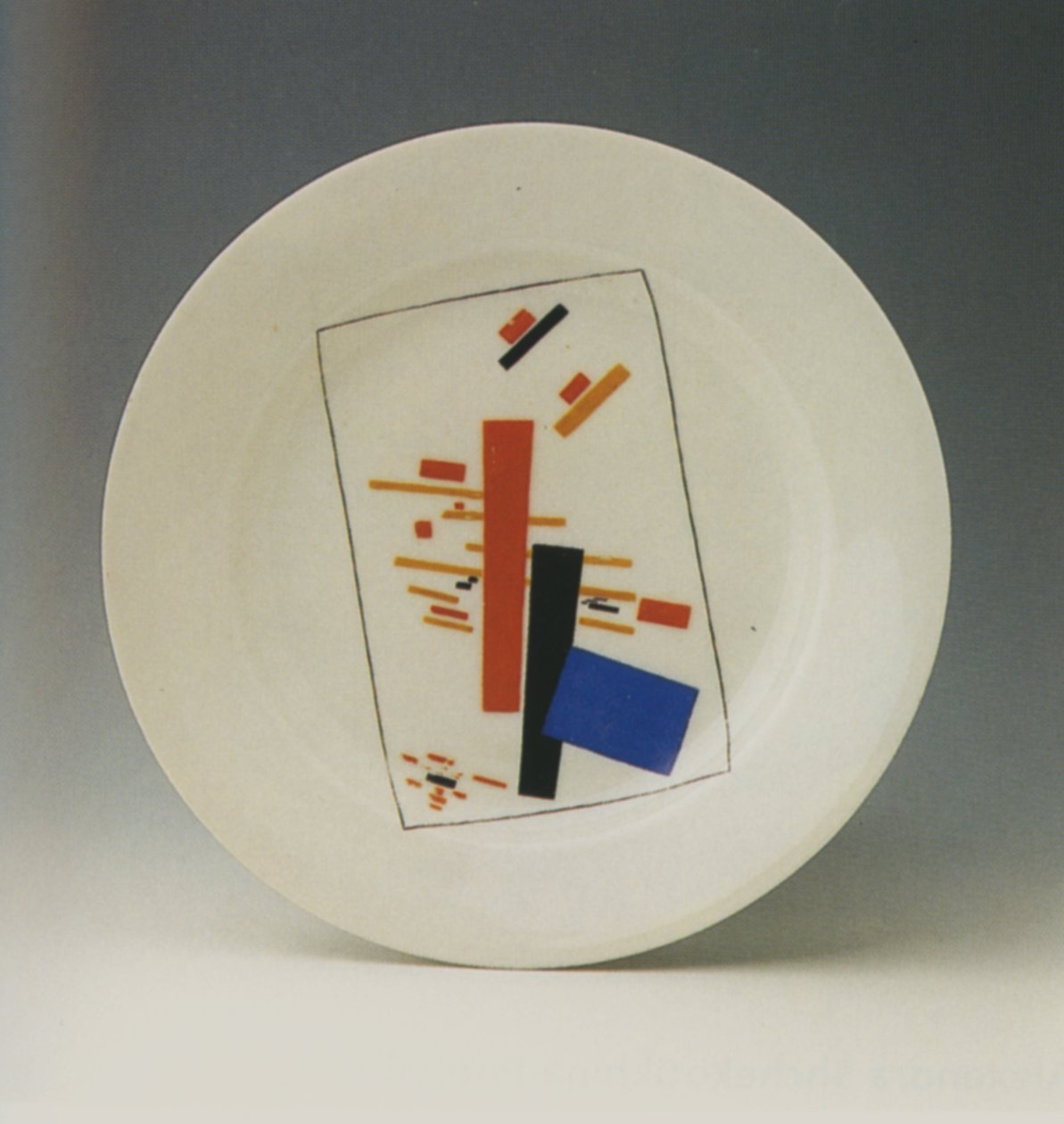 Piatto con decorazione suprematista da Kazimir Severinovich Malevich