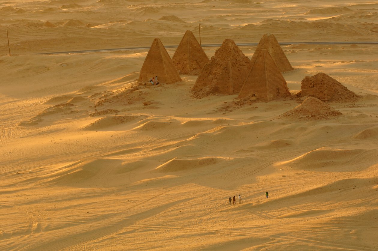 Gebel Barkal, Complesso del Tempio, Faraone Taharka, Tempio di Mut, B300, città di Kareima, fiume Nilo, 2007 da Kenneth Garrett