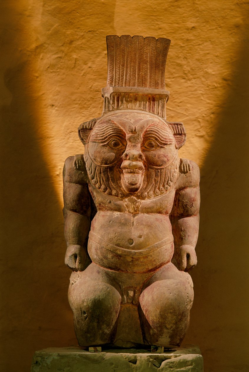 Statua di calcare del dio Bes, Periodo Tardo, 2002 da Kenneth Garrett