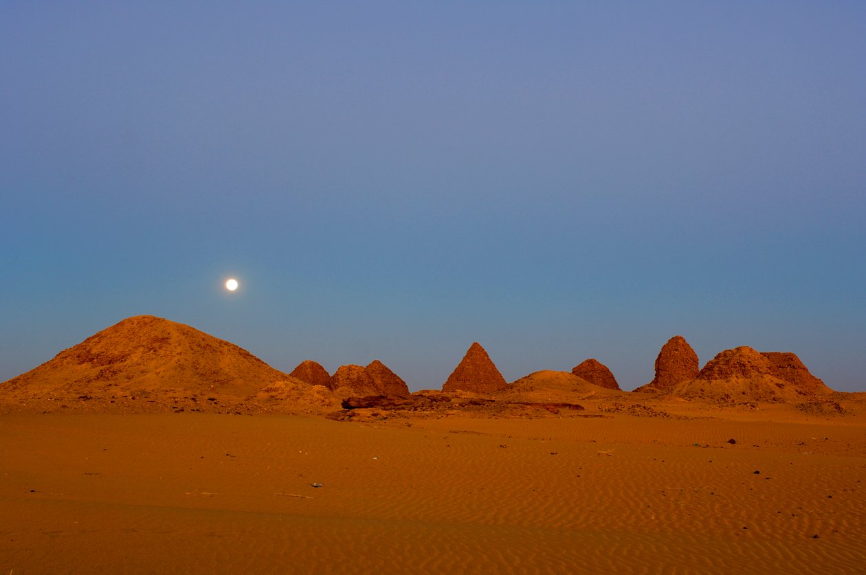 Piramide di Taharka, Piramide di Aspelta, Necropoli della 25ª dinastia, Nuri, Sudan, Nubia, 2007 (foto) da Kenneth Garrett