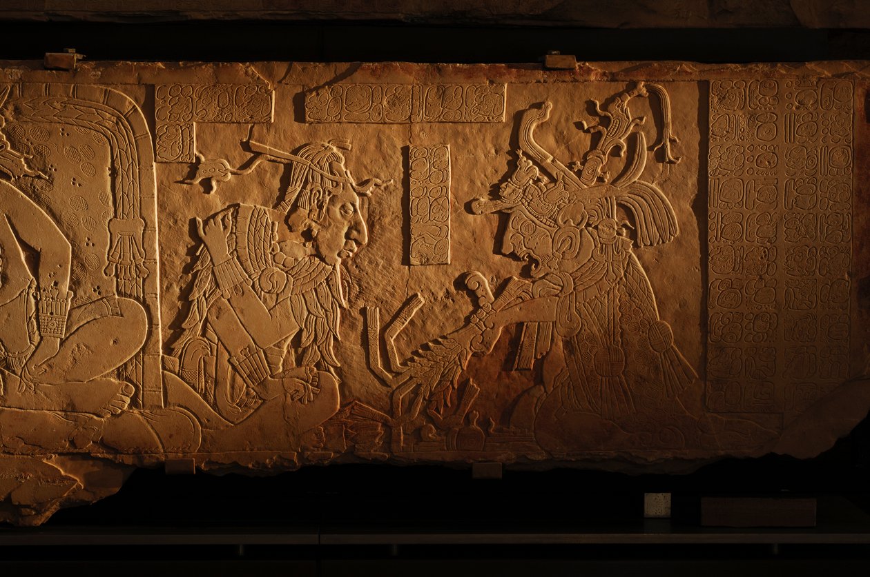 Panca del trono del Tempio 21, incisione del re Akhal Mo Nab, Palenque, Messico, 2005 (foto) da Kenneth Garrett