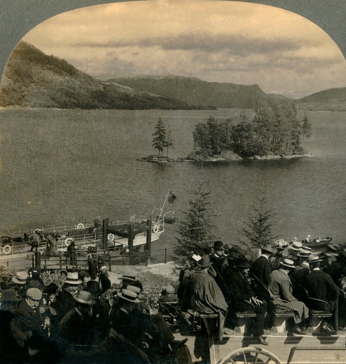 Viaggio attraverso il paese incantato dei Trossachs, Scozia, 1902 da Keystone View Company